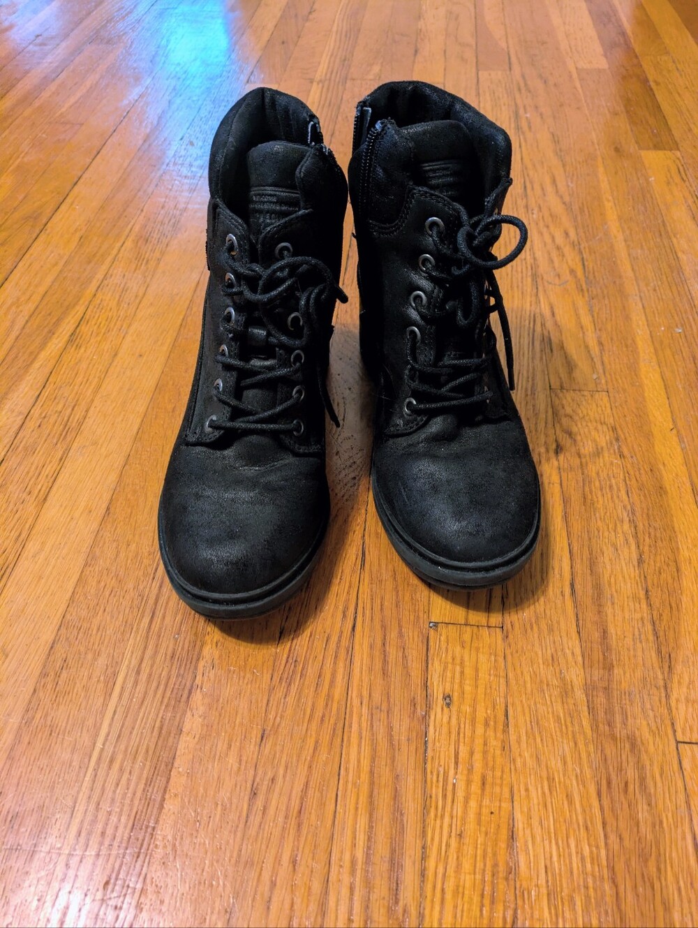 Crown Vintage Charley Black Suede Lace-up heeled combat ankle boots size 8